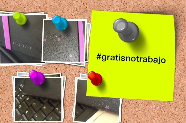 Panel de corcho con post-it en elque dice #gratisnotrabajo